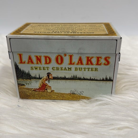 Vintage Land O’Lakes Butter Recipe Box with Recipes - Picture 5 of 6